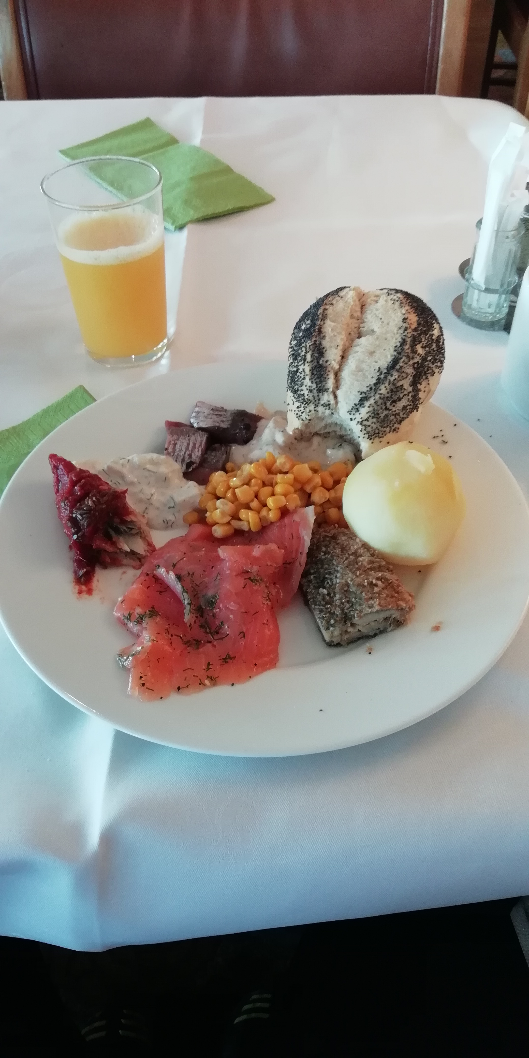 Frühstück auf der Fähre